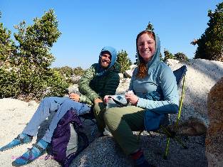 john-muir-trail-day1-9  Mike and Kelsey w.jpg (479870 bytes)